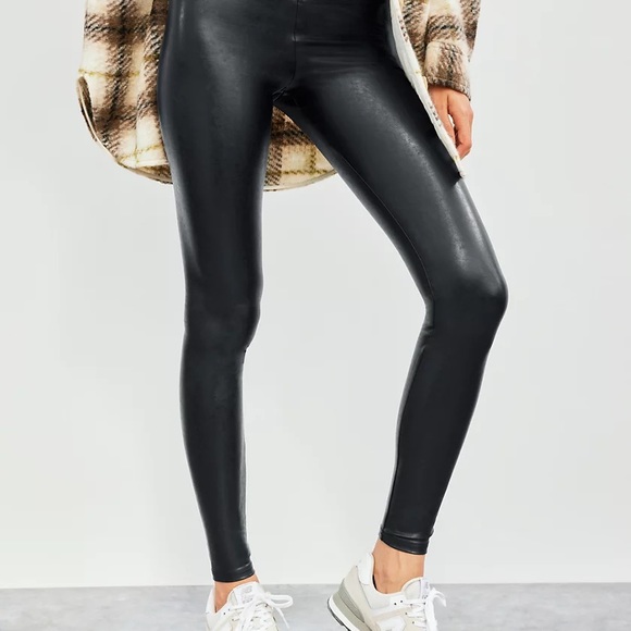 Aritzia Daria Leggings 